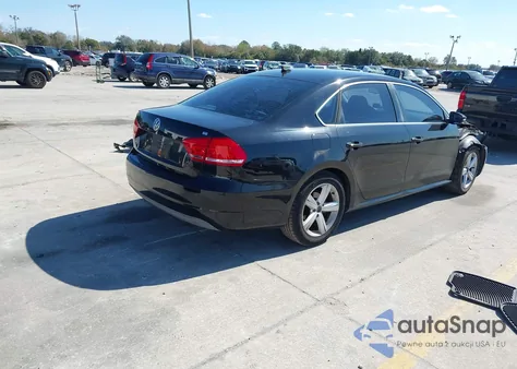 2012 Volkswagen Passat 2.5L Se z USA, uszkodzony, nr VIN 1VWBH7A32CC025193